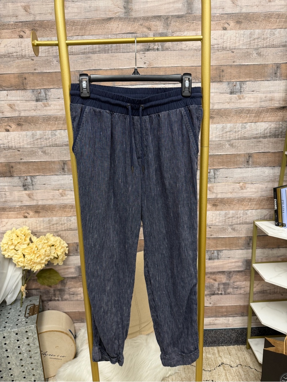 Athleta dark blue pin stripe linen joggers 4